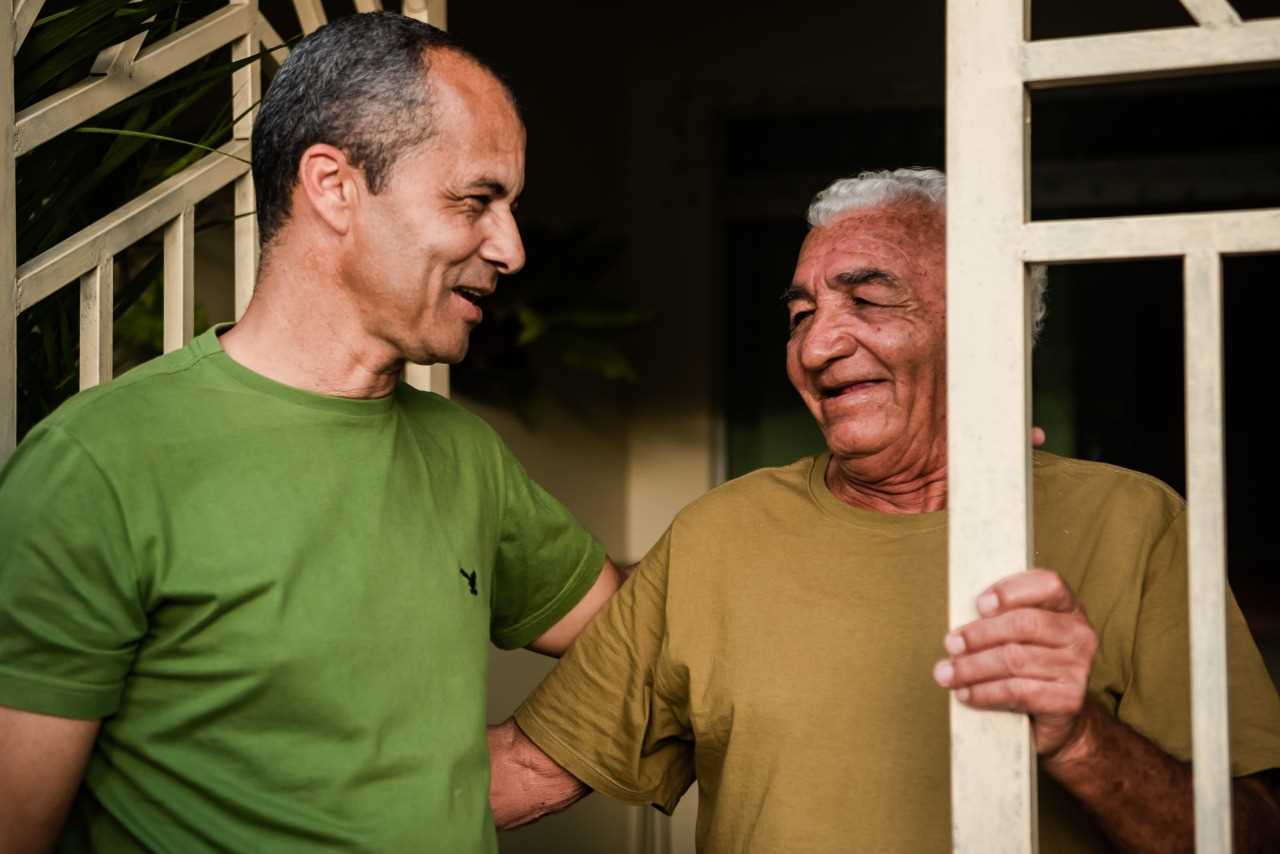 Camacã: Serviço de esgoto, asfalto e revitalização de praças foram entregues em Leoventura oficialmente